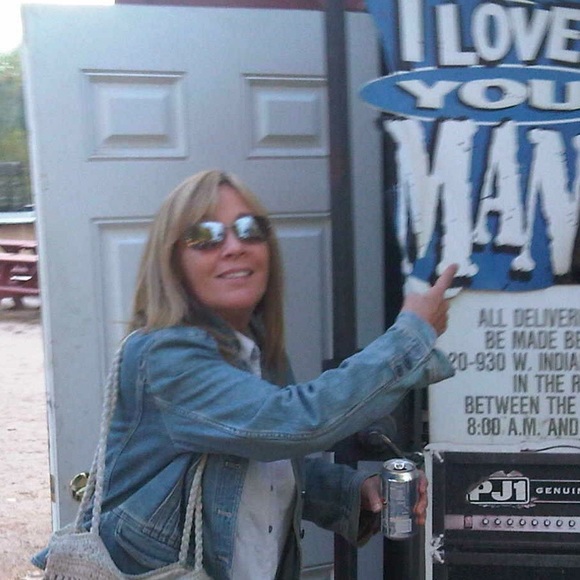 HI I’m Lee 😘POSH AMBASSADOR Top rated seller! - Picture 1 of 14